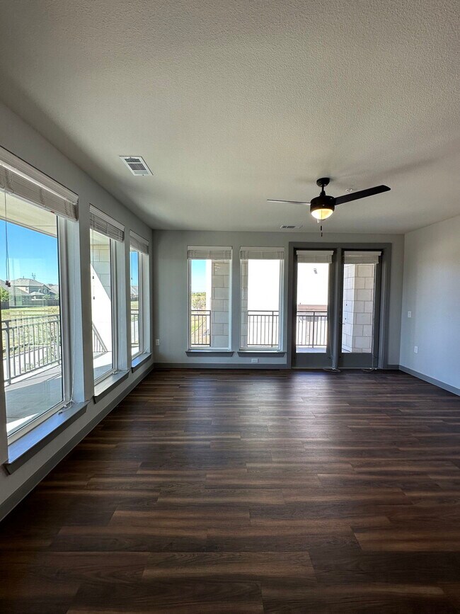 Building Photo - 632 Haversham Dr
