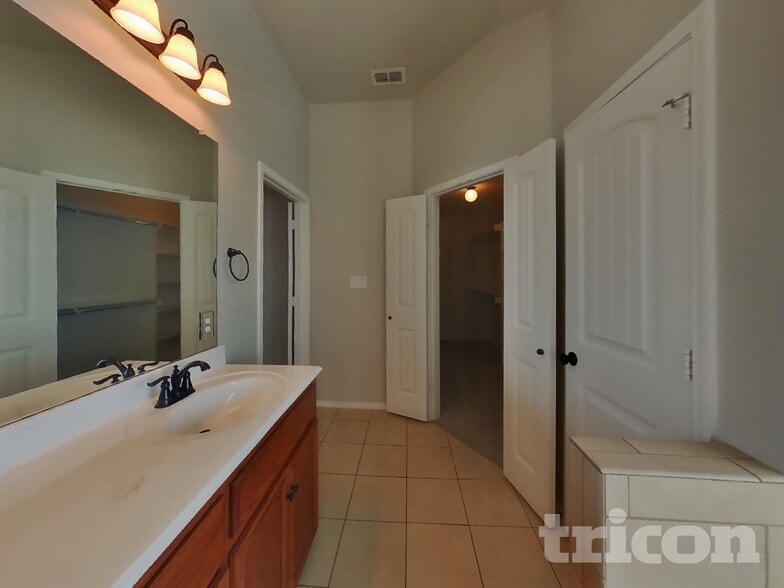 Building Photo - 1713 Meadow Lark Ln
