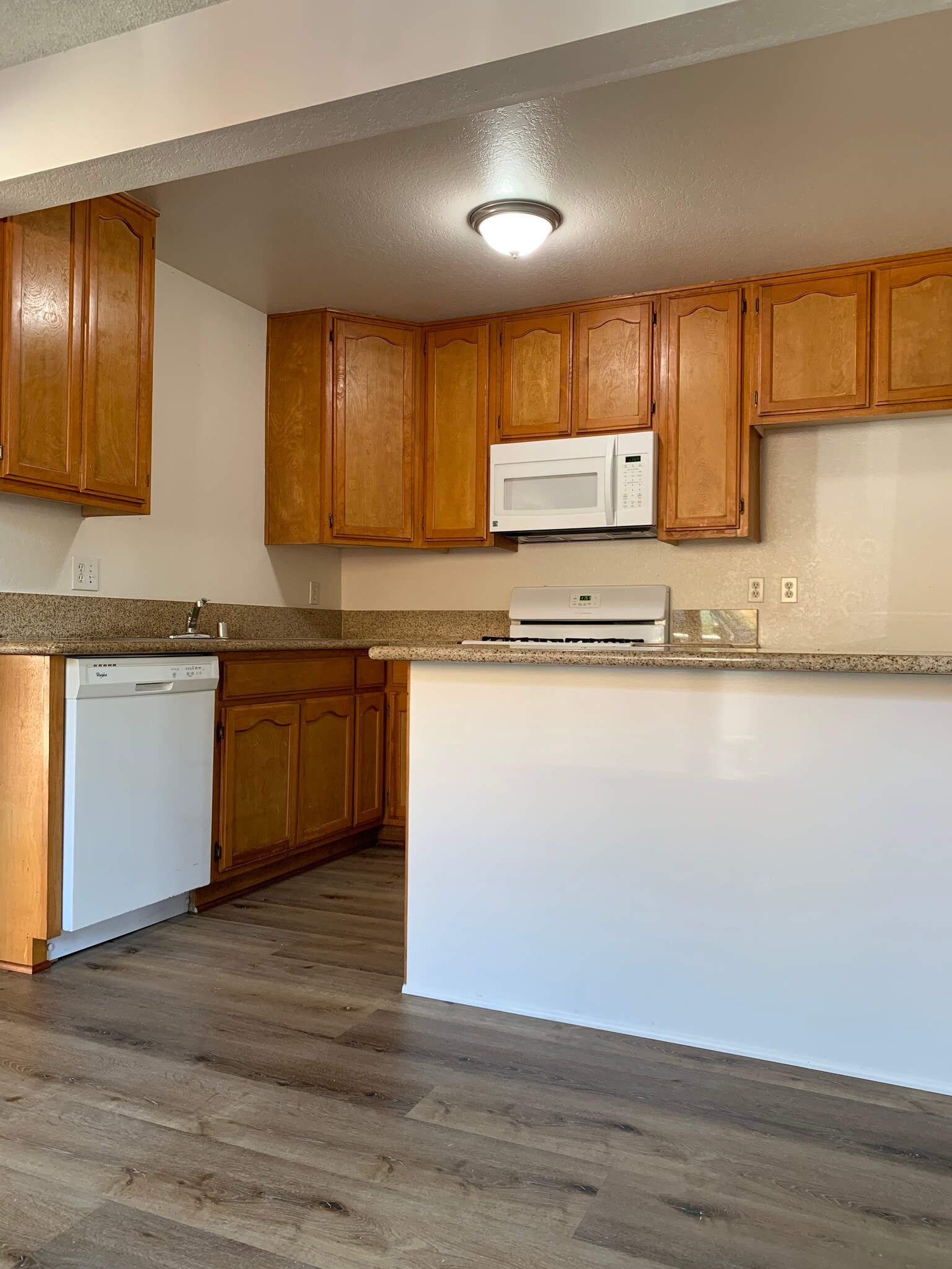 Building Photo - 16481 Waterway Cir