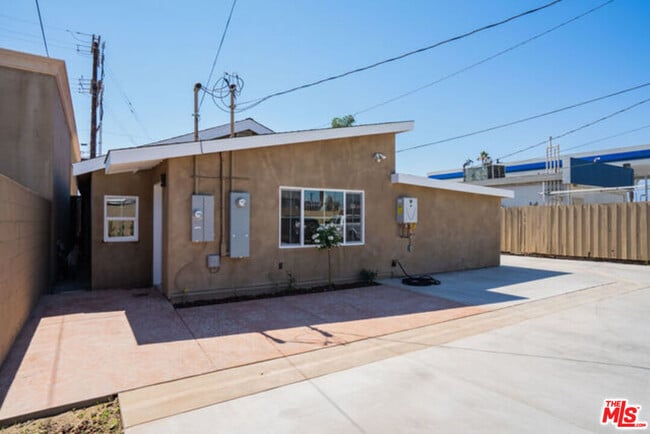 Building Photo - 2746 Santa Anita Ave
