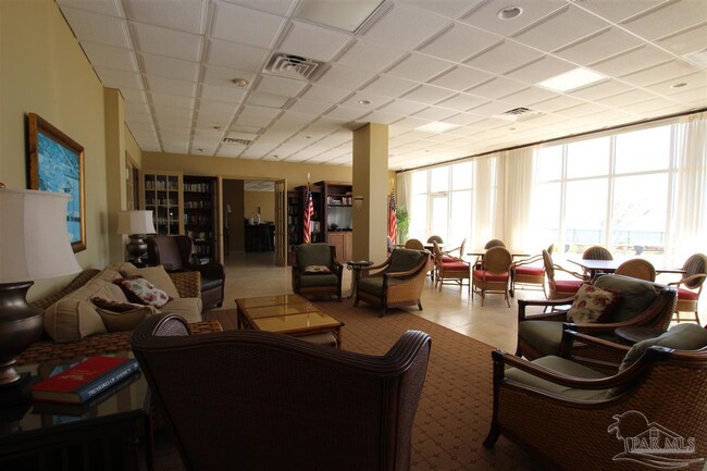 Building Photo - 825 Bayshore Dr