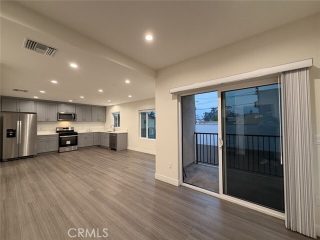 Building Photo - 511 N Azusa Ave