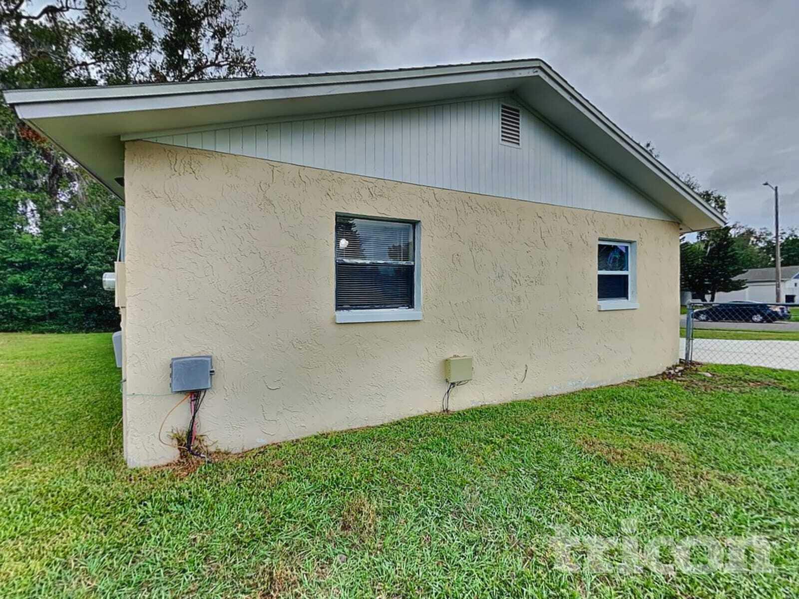 Building Photo - 563 Robin Hill Cir