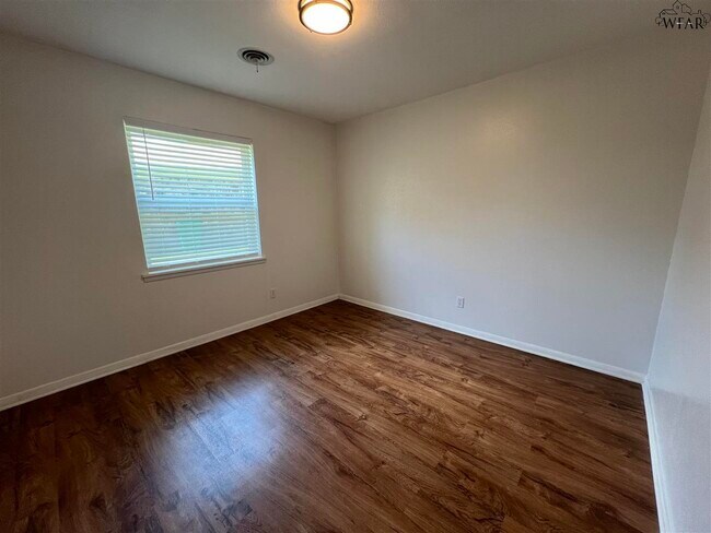 Building Photo - 3505 Regina Cir
