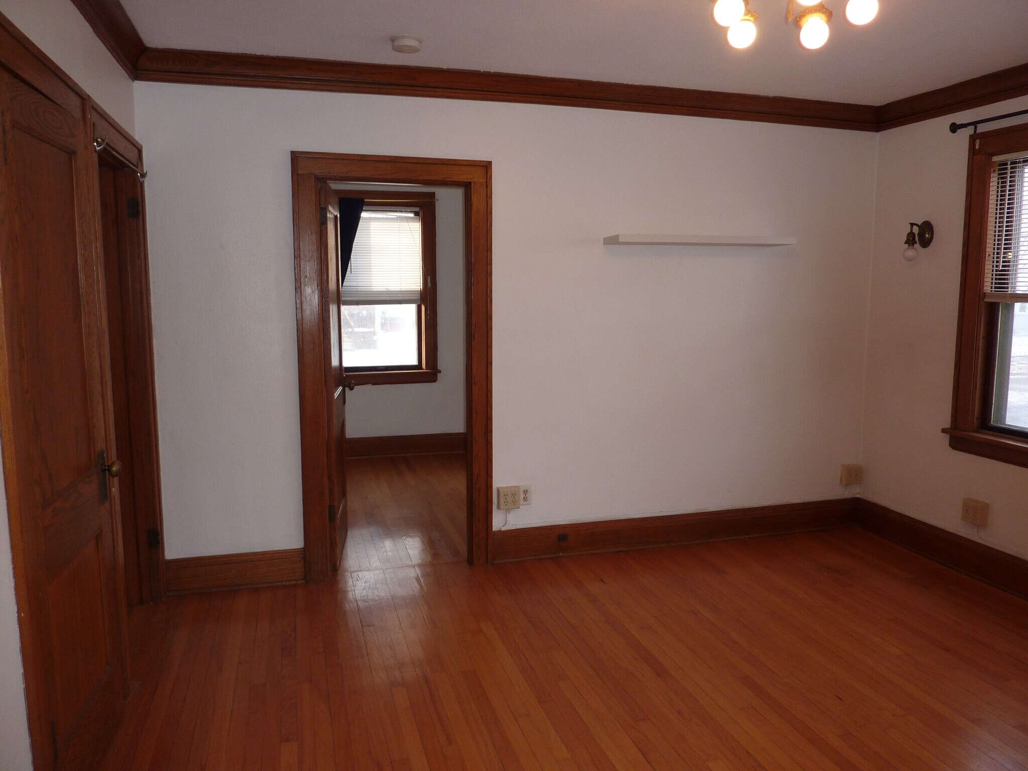Building Photo - 1752 Shields Ave