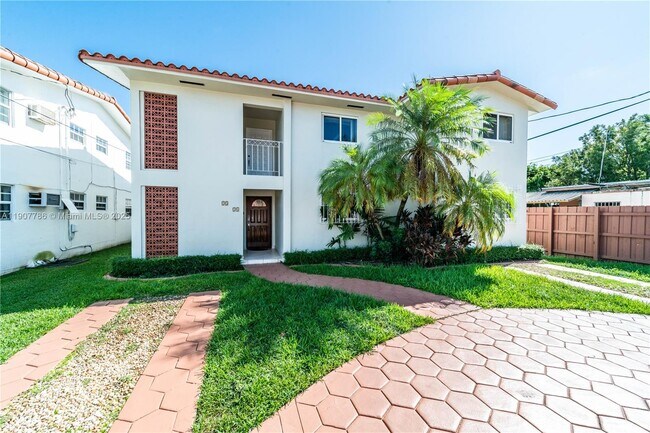 Building Photo - 23 NW 33rd Ave