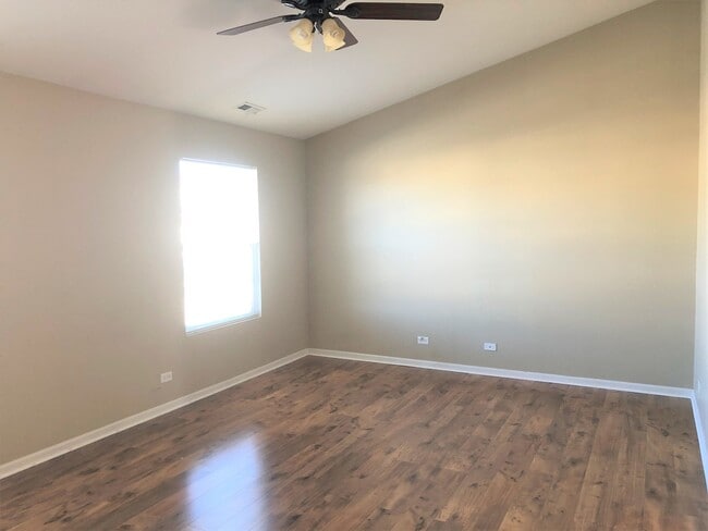 Building Photo - 1609 Fredericksburg Ln