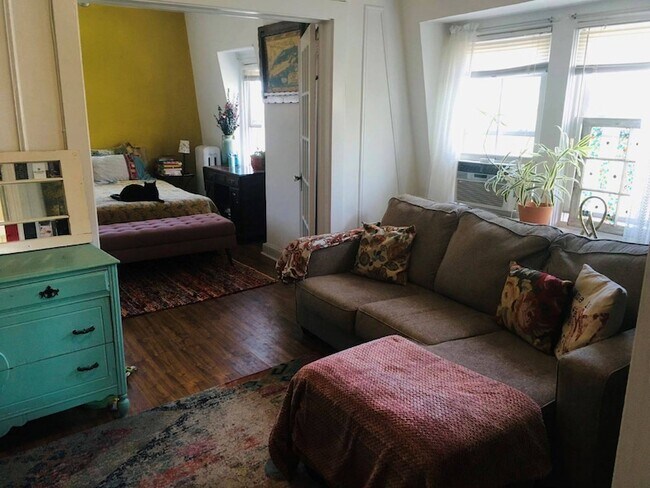 Building Photo - 145 Carpenter Ave