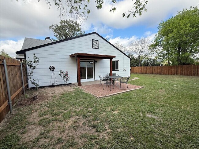 Building Photo - 508 Andover Cove