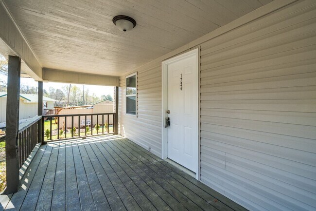 Building Photo - Move in Promo- $300 off First Month's Rent! Renovated 3BR Gem in Dora!