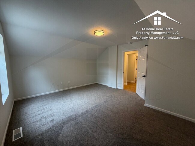 Building Photo - 1011 Greystone Ct