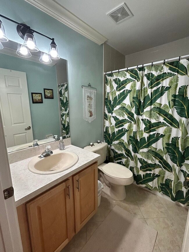 Building Photo - 10470 Pelican Dr