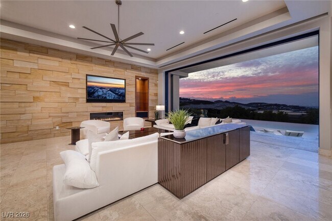 Building Photo - 675 Scenic Rim Dr