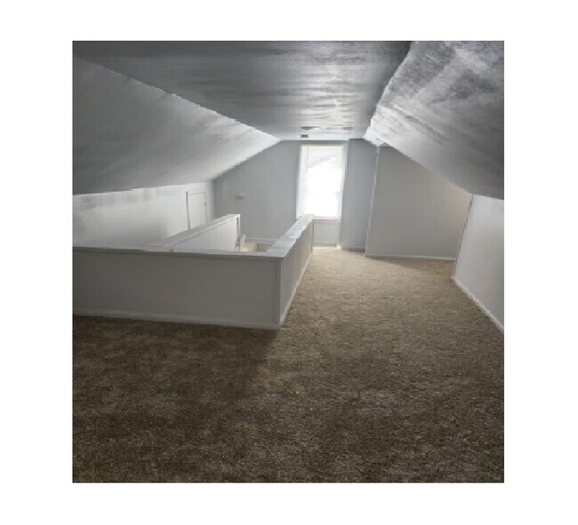 Building Photo - 19934 Rosemont Ave