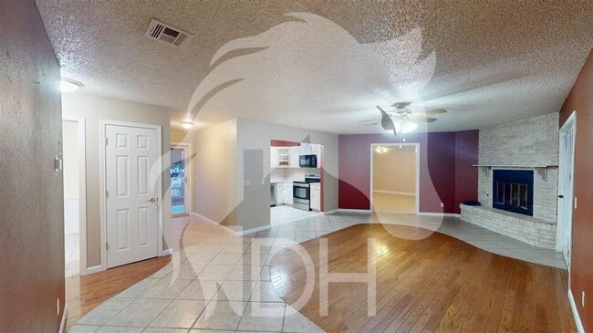 Building Photo - "Charming 3-Bed Home  in Woodward!"