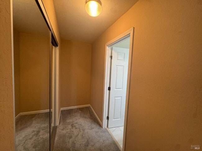 Building Photo - 28 Arana Cir