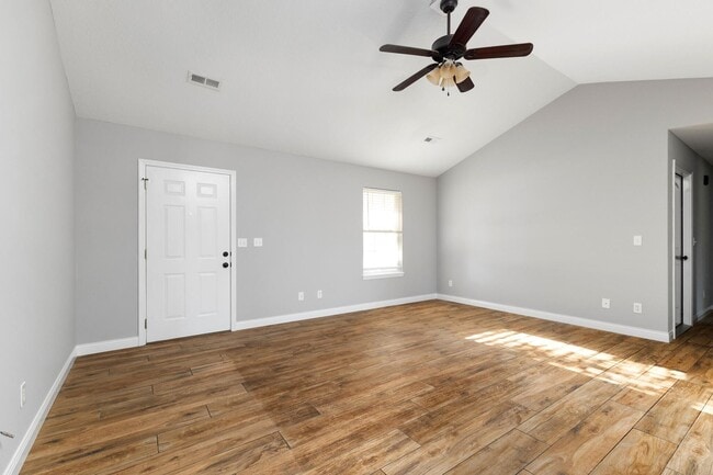 Building Photo - 607 Winter Way Dr