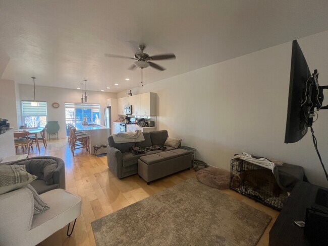 Building Photo - 006