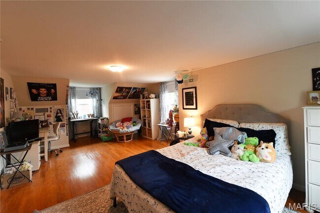 Building Photo - 342 Greenleaf Dr