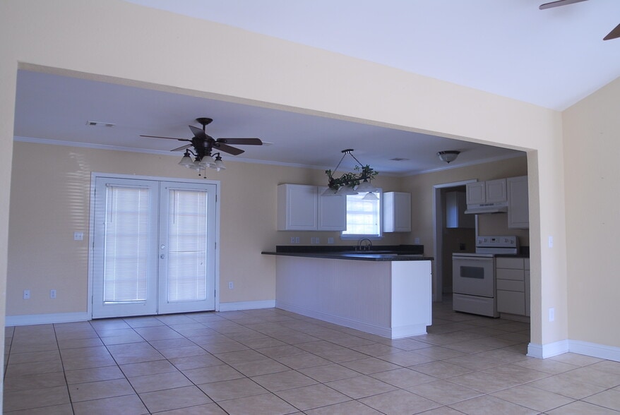 Building Photo - 6230 Kimbrough Blvd
