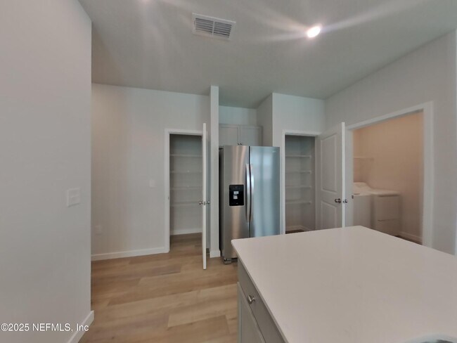 Building Photo - 14881 Praline Ct