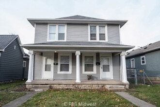 Building Photo - Charming 2-Bedroom Duplex in Indianapolis ...