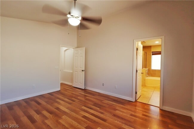 Building Photo - 994 Trackers Glen Ave