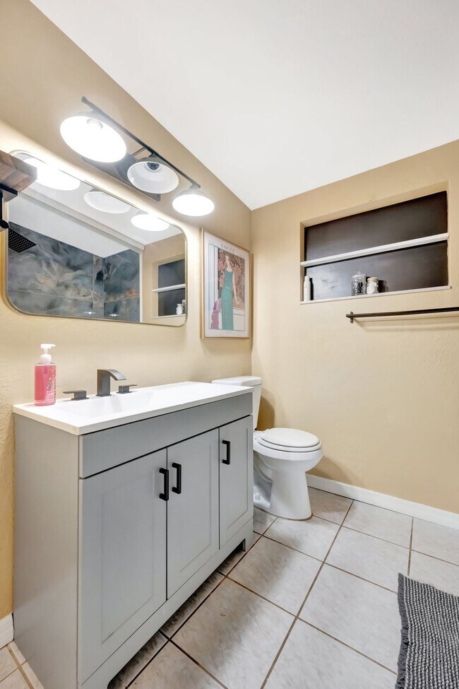 Building Photo - 5025 9th Ave S