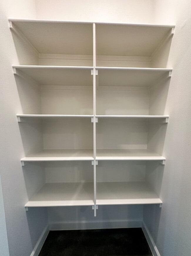 Building Photo - 1712 Rosemary Dr