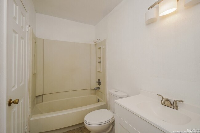 Building Photo - 5916 Mission Sunrise