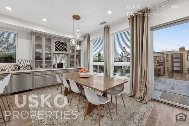 Building Photo - 103 Lazy Oak Ln