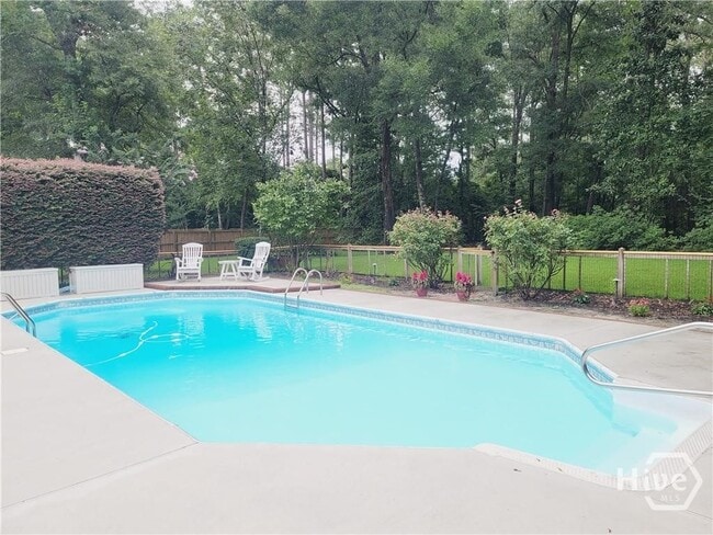 Building Photo - 104 Red Bluff Run