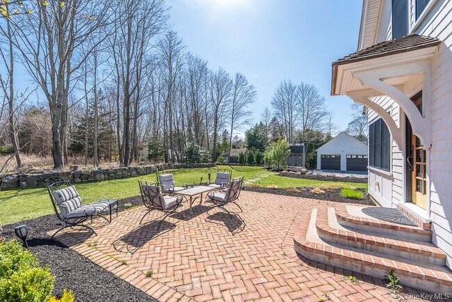 Building Photo - 19000 Main Rd