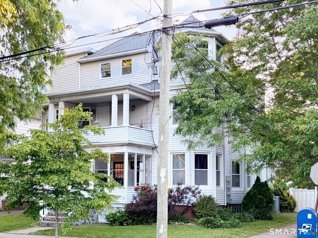 Building Photo - 308 Alden Ave