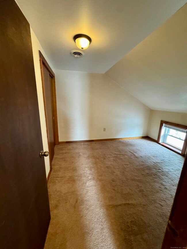 Building Photo - 30 N Chestnut St