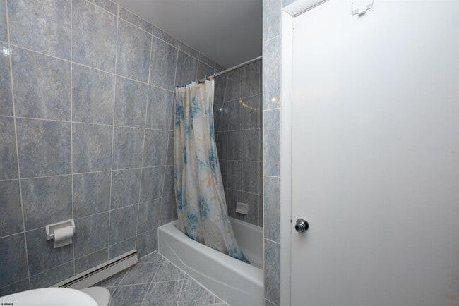 Building Photo - 3201 Bayland Dr