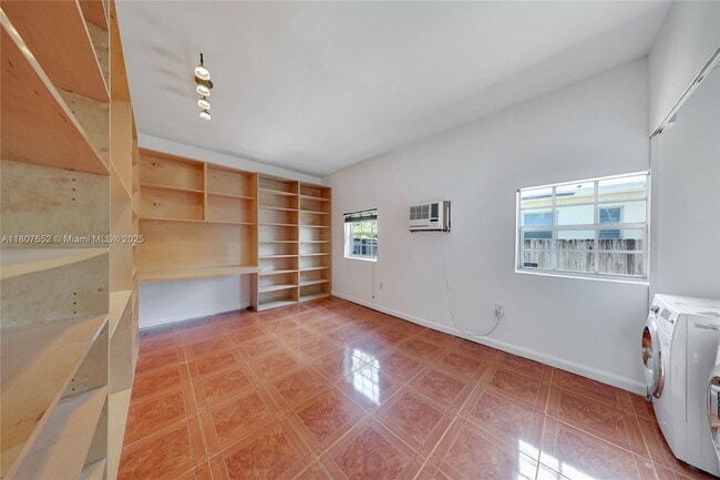 Building Photo - 13521 S Biscayne River Dr