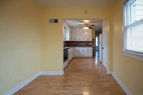 Building Photo - 864 N Addison Ave