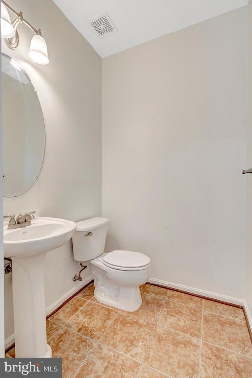 Building Photo - 9001 Merlot Ct