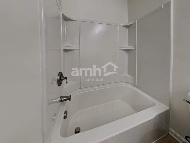 Building Photo - 5880 Aldridge Dr