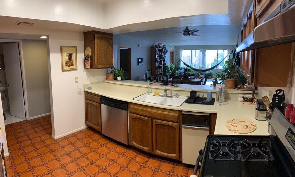 Building Photo - 5125 Harold Way