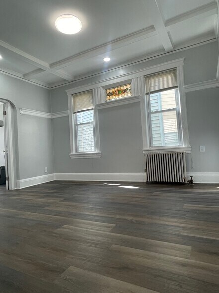 Building Photo - 101 Romaine Ave