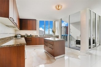 Building Photo - 15811 Collins Ave