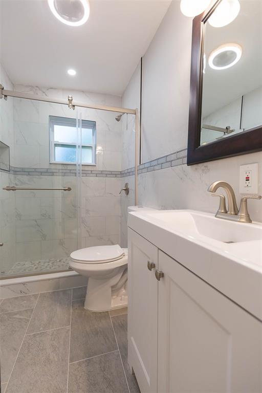 Building Photo - 7113 Parison Dr