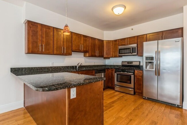 Building Photo - 125 43rd St