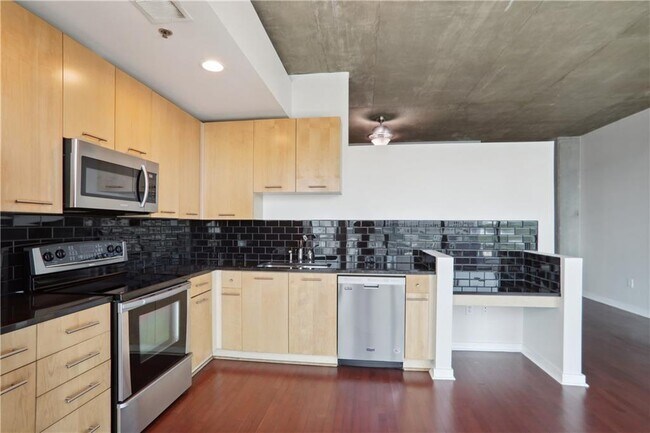 Building Photo - 3324 Peachtree Rd NE