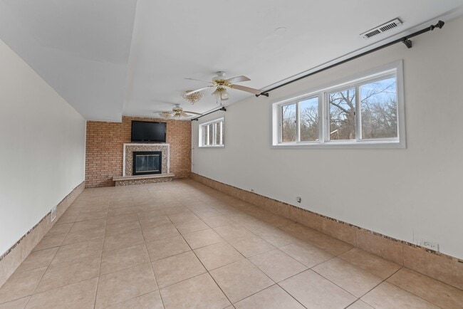 Building Photo - 2 Wild Cherry Ln