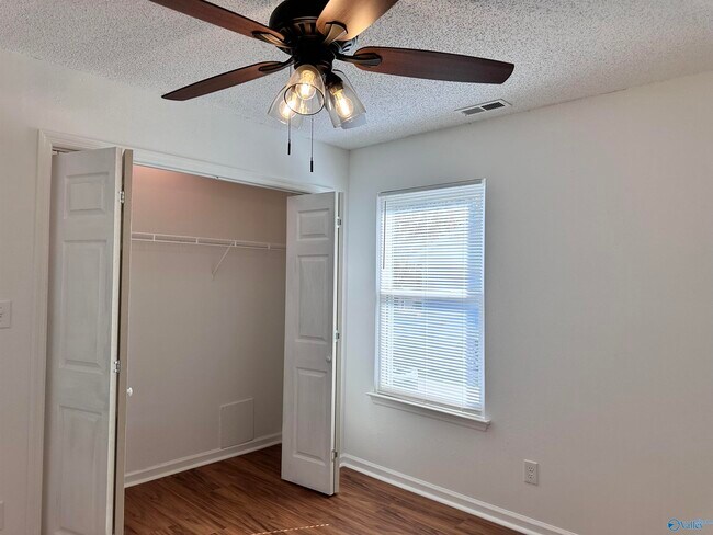 Building Photo - 13908 Creely Dr SW