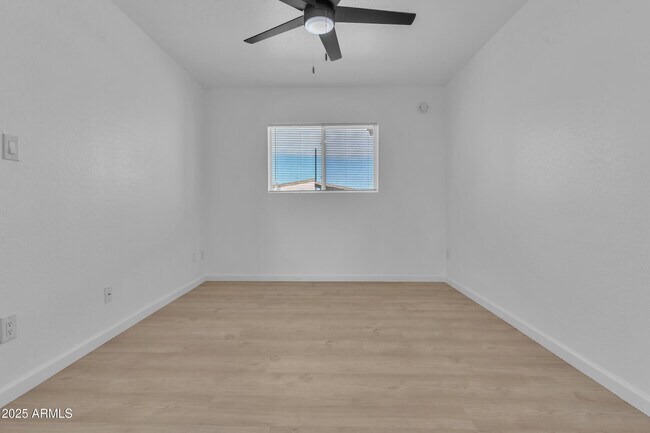Building Photo - 931 S Toltec