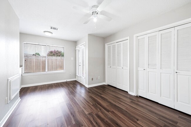 Building Photo - 1922 Arcadia Dr